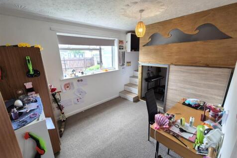 Maureen Close, Poole photo 5