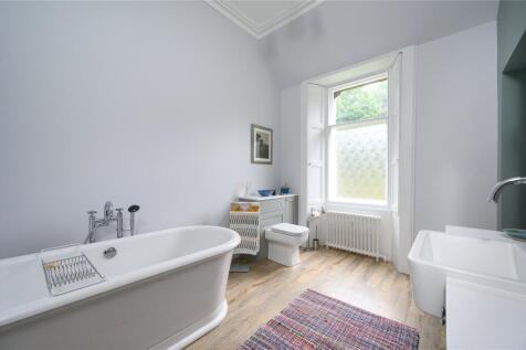 Jack &amp; Jill Bathroom