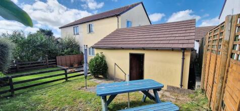 Helston, TR13 - property photo