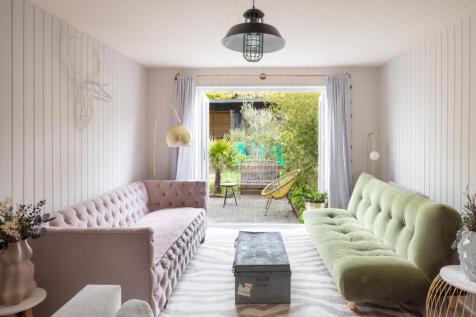 111354 - Denham Way_The Modern House (36).jpg