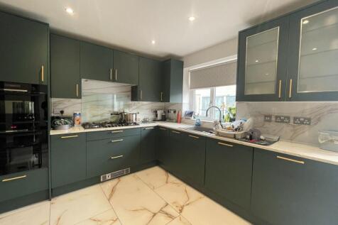 Gainsborough Drive, Leamington Spa photo 4