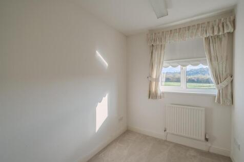 64 Cambria Close-9.jpg