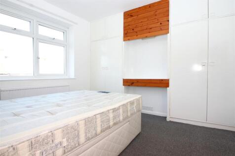 Bedroom 1.jpg