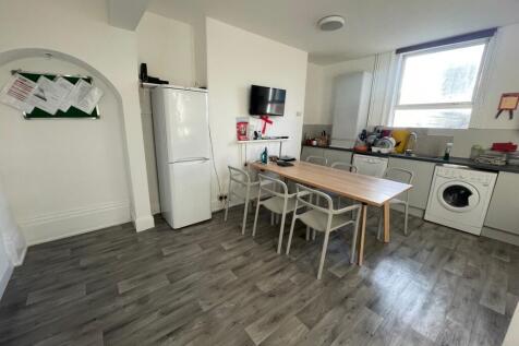 10A Clarendon Avenue, CV32 photo 3