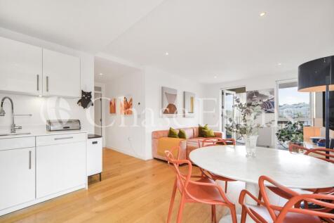 Hand Axe Yard, St Pa