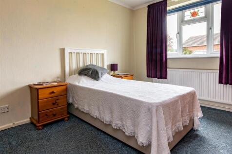 8 Morton Close-16.jpg