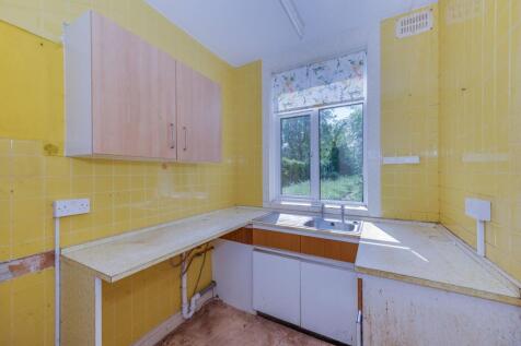 KITCHEN, DINER AND LIVING ROOM