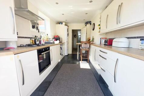 Kitchen / Br'Fast Rm