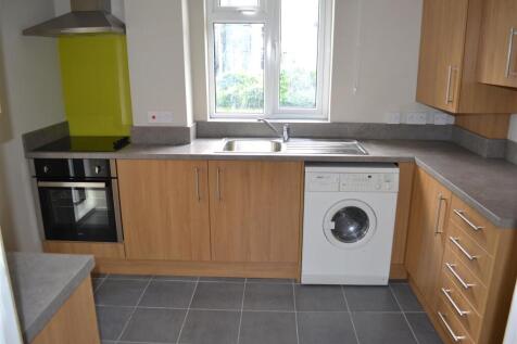 18 Sancroft Avenue - Kitchen i.JPG