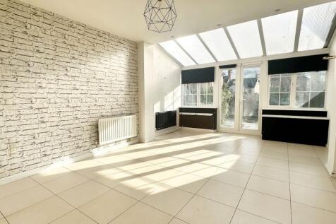 Kitchen / Diner / Living Room