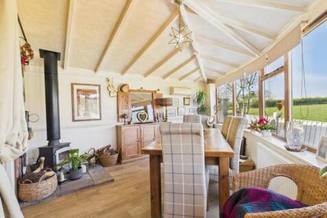 Garden and Dining...
