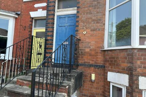 4-bed terraced on Church Street, Leamington Spa, Warwickshire, CV31, £1,595/mo