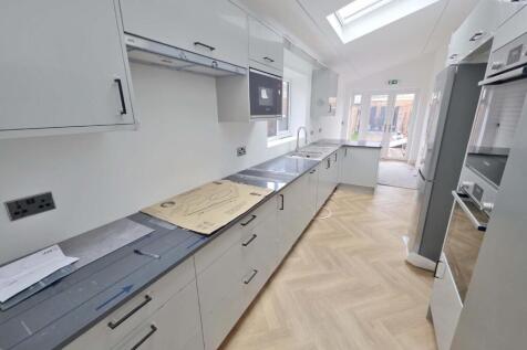 kitchen2.jpg