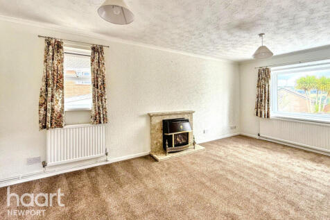 Chester Close, Pontypool photo 3