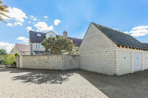 Garden Studio - Parking Area.jpg