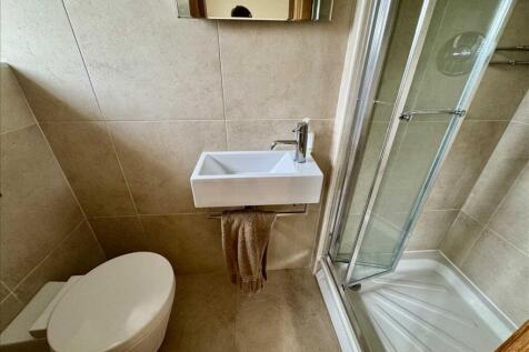 ENSUITE SHOWER ROOM