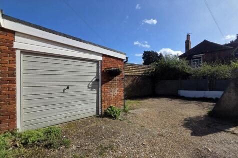 GARAGE/PARKING