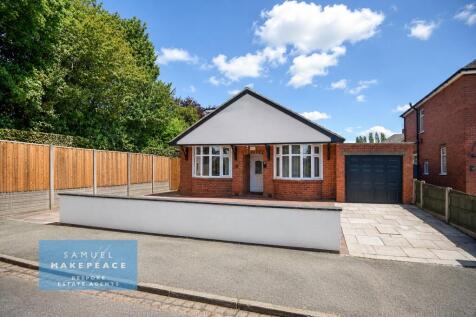 Modern Four Bedroom Detached Bungalow with Stunni