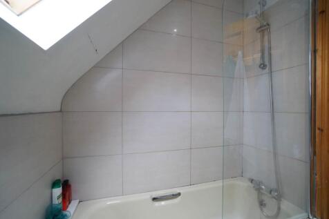 Bathroom 2.1.JPG