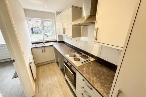 9 Woodger Close -...
