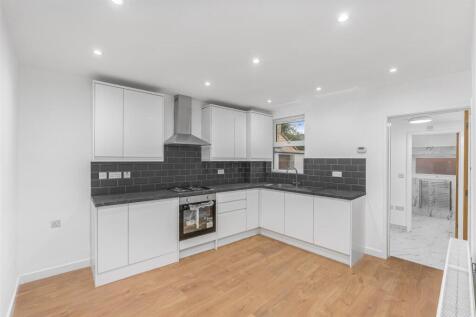 27 Gibbs Road, Banbury-6.jpg