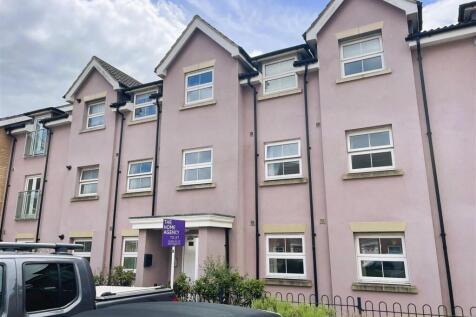 152 whites way front.jpeg