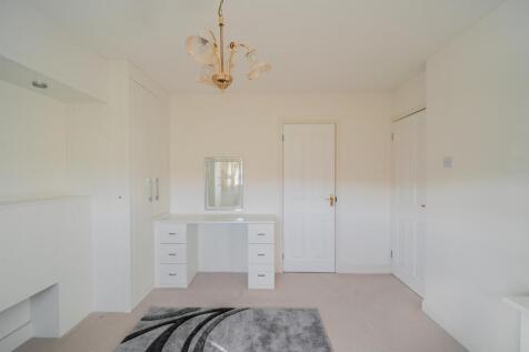 64 Cambria Close-11.jpg