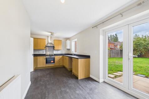Barkston Heath, Kingsway, Quedgeley, GL2  photo 3