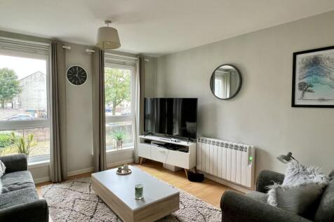 14 Maxwell Wynd, Kirkcudbright - Williamson and He