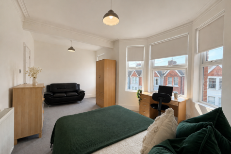 Bedroom 2.1
