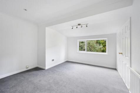 Manor Road, Cheam, Sutton photo 4