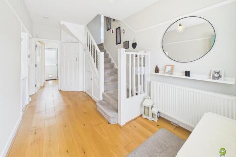 Presented by Clinton at EweMove Bexleyheath and Da