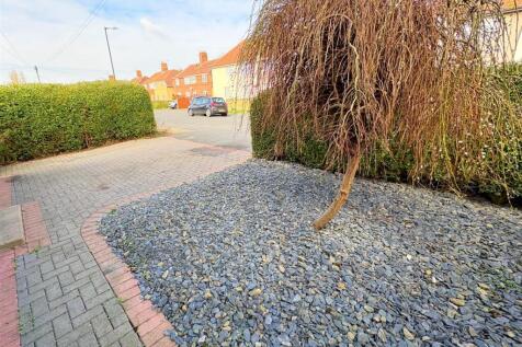Front garden and driveway.jpg
