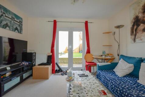 Living Room 2.jpg