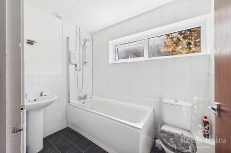 Cunliffe Drive, Sale, Greater Manchester, M33 photo 4