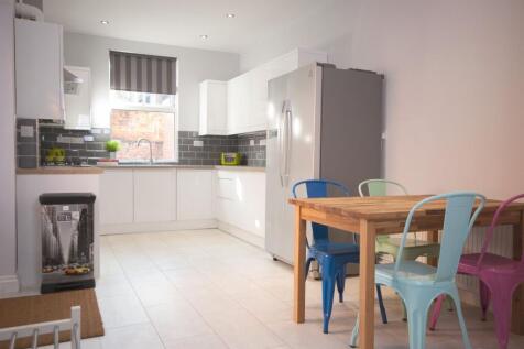 6-bed semi-detached on Rolleston Drive, Nottingham, NG7, £4,172/mo