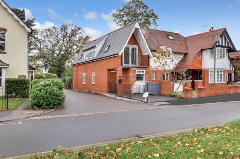 Thames Ditton, KT7 - property photo
