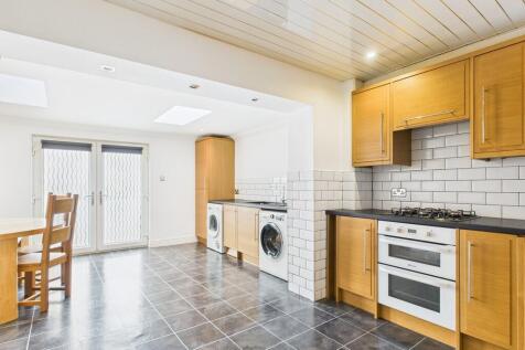 CAM05526G0-PR0042...