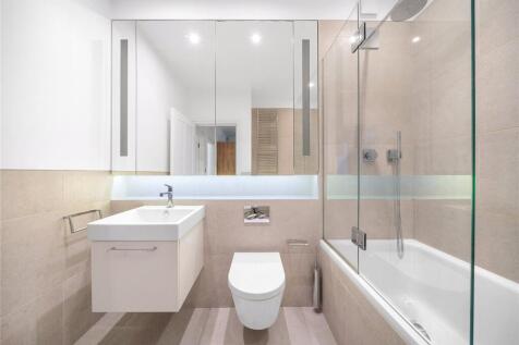 3 bed, 2 bath Terraced in london - Photo 8