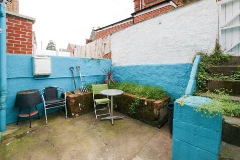 Courtyard garden
