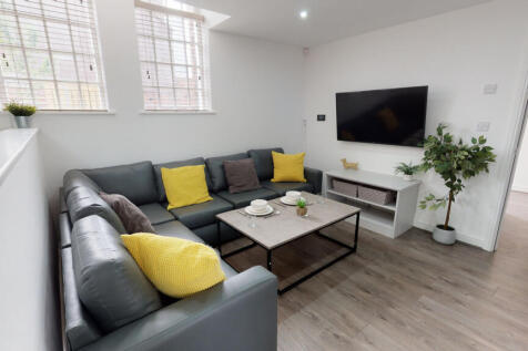 6-bed house on Thornycroft Road, Liverpool, £4,134/mo