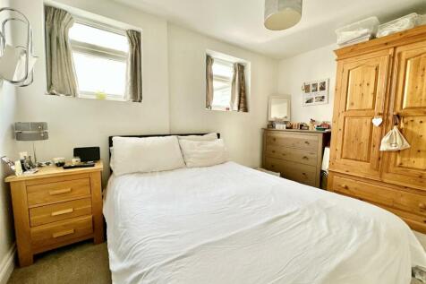 Owners Bed 2 With En Suite.JPG