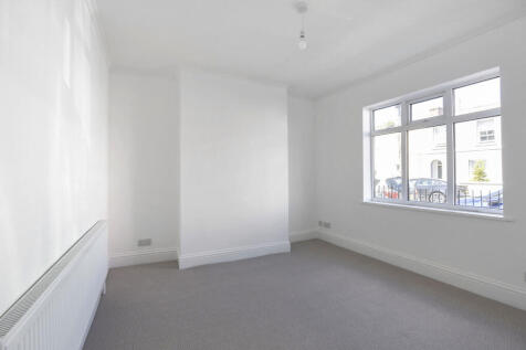 Naunton Crescent, GL53 7BE photo 5