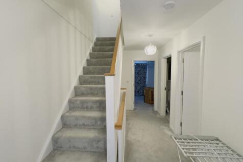 3-bed semi-detached on Portbridge Gardens, Alkerden, Ebbsfleet Valley, Kent, £2,300/mo