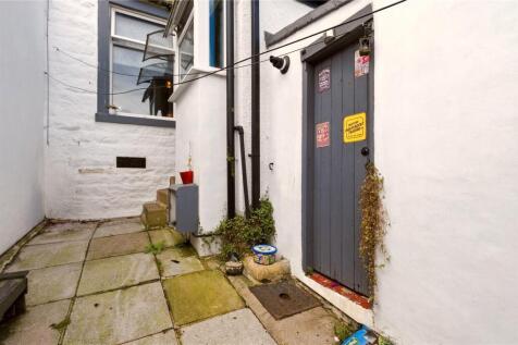 Rear Yard / Outhouse