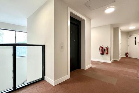 Communal Lift &amp; Hall