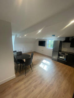 2-bed house on Park Road, Loughborough, £1,300/mo