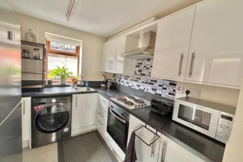 Queen Elizabeth Road, Nuneaton, CV10 photo 4