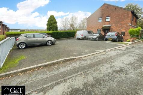 PRIVATE PARKING