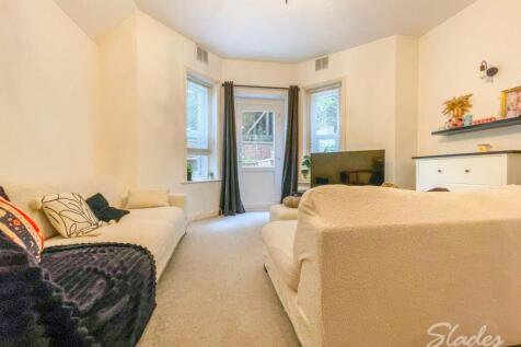 West Cliff Studios, 9 Durley Gardens, Bournemouth photo 3